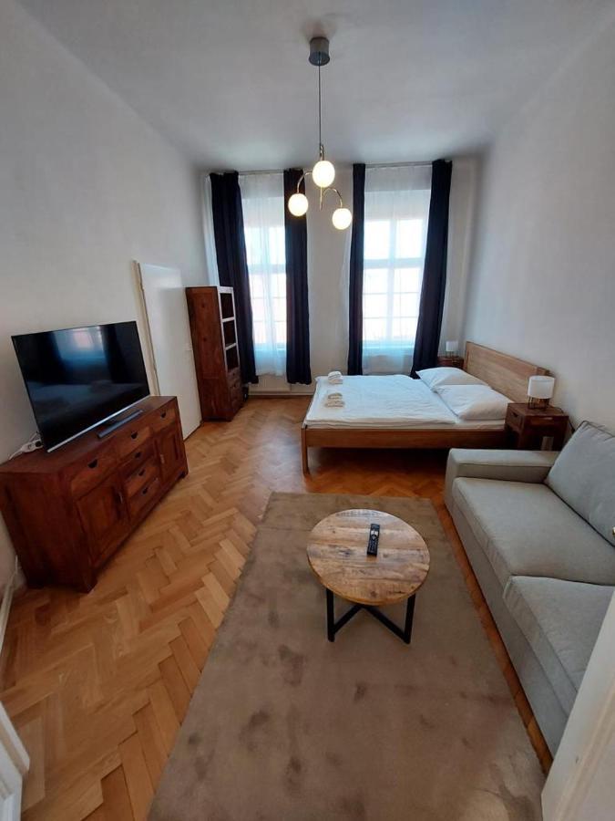 Zelezna - Old Town View Residence Prag Exteriör bild